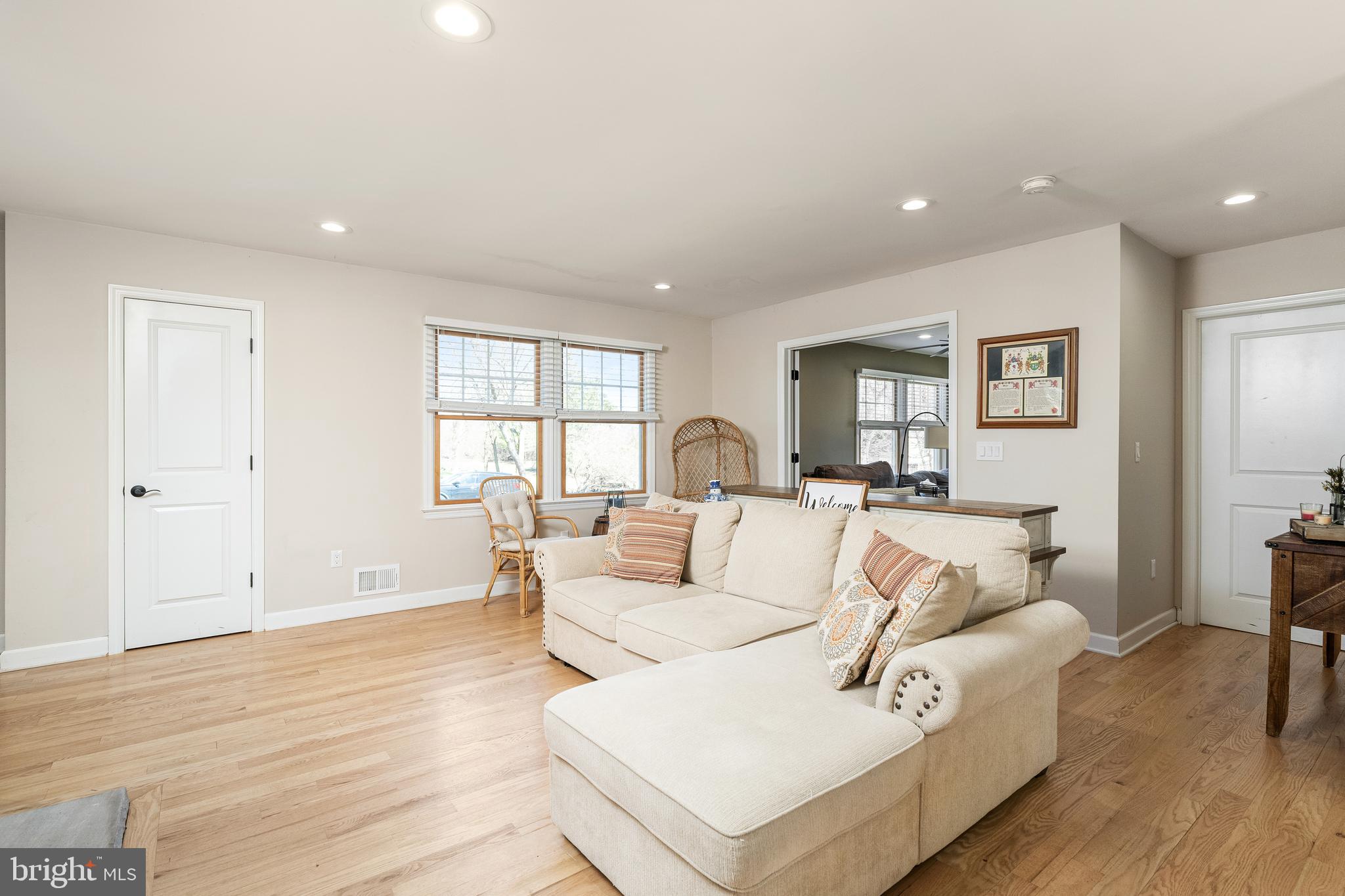 37 Maple Terrace Hillsborough, NJ 08844 - Photo 5 of 37