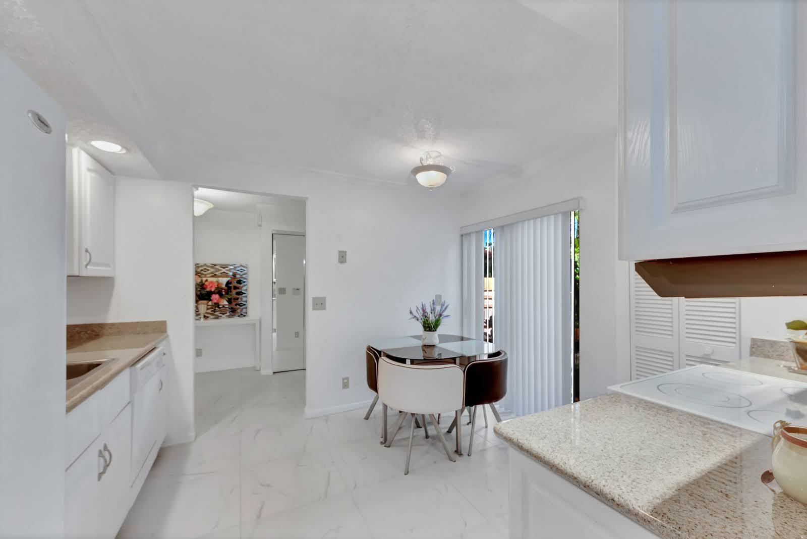 7844 La Mirada Drive Boca Raton, FL 33433 - Photo 8 of 44 EAT-IN KITCHEN