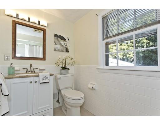15 Saunders Road Lynnfield, MA 01940 - Photo 16 of 29 Gallery Image 16