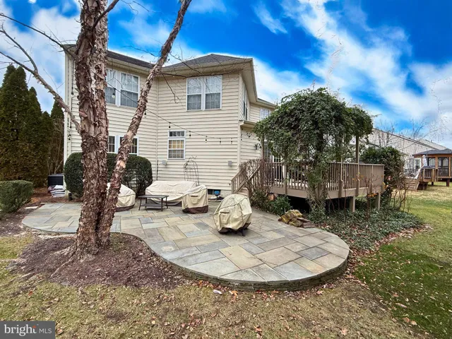 $1,150,000 | 5564 La Vista Drive, Alexandria, VA 22310