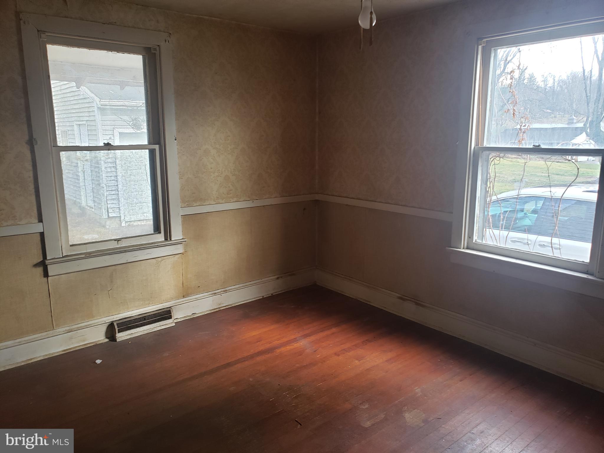 1121 South Manor Road Coatesville, PA 19320 - Photo 8 of 27 Gallery Image 8