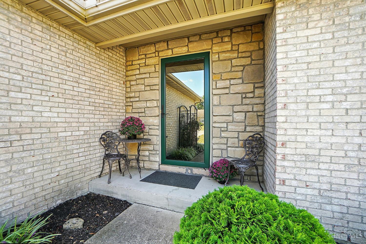 2139 Castle Pines Court Hamilton, OH 45013 - Photo 3 of 41