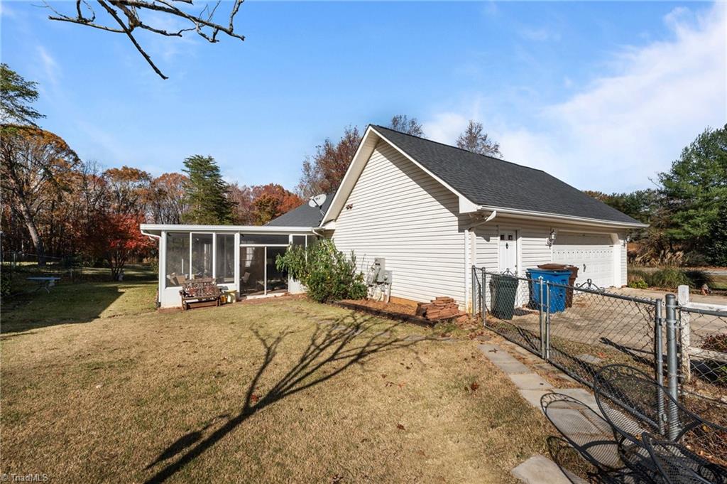 7701 Alcorn Road Greensboro, NC 27409 - Photo 5 of 32