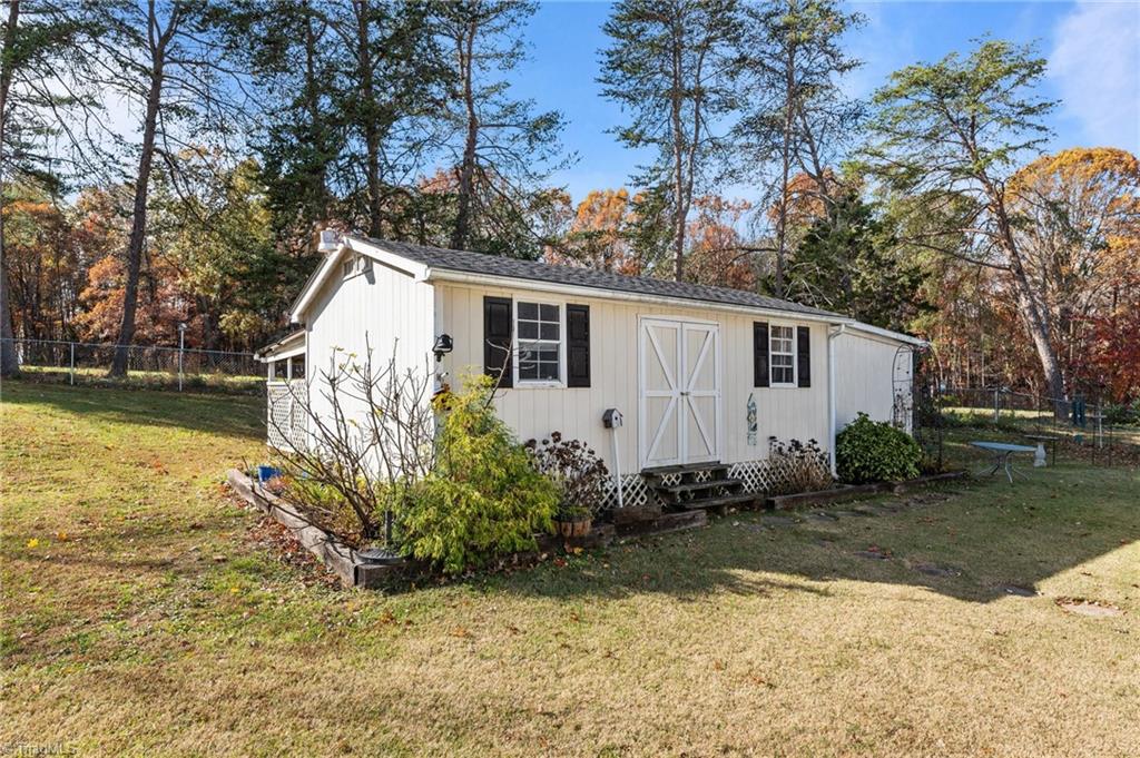 7701 Alcorn Road Greensboro, NC 27409 - Photo 6 of 32