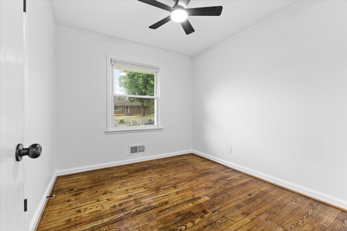 4928 Rowe Ridge Road Northwest Roanoke, VA 24017 - Photo 15 of 28 15-4928 Rowe Ridge Rd NW-15