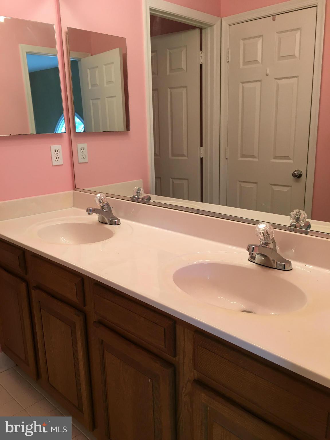 11108 Luttrell Lane Silver Spring, MD 20902 - Photo 9 of 10 Bath