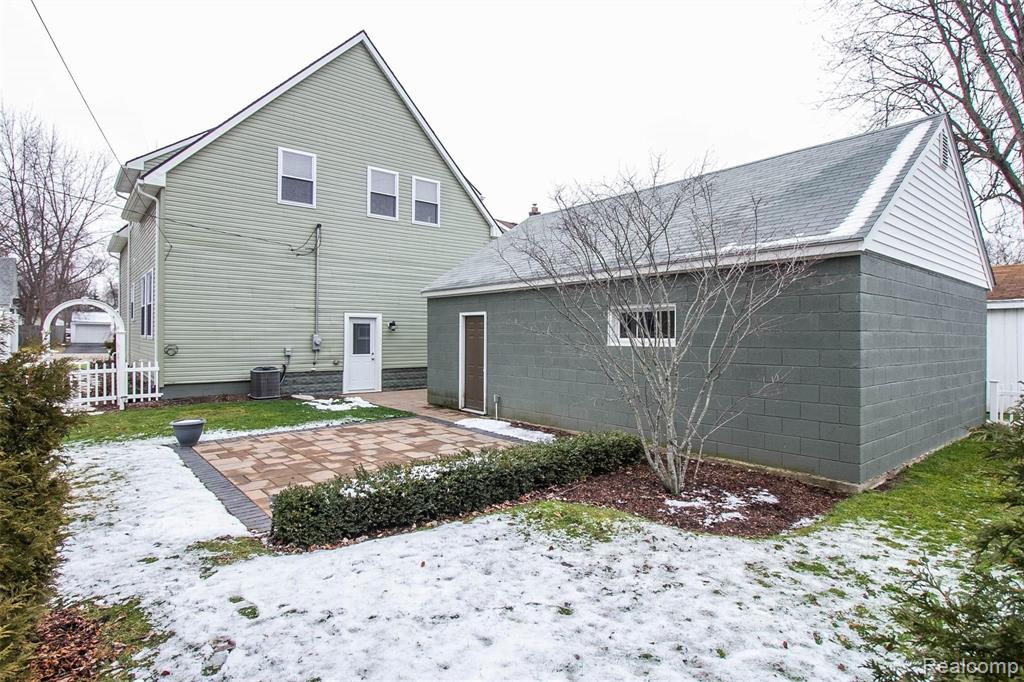2189 Franklin Road Berkley, MI 48072 - Photo 40 of 43