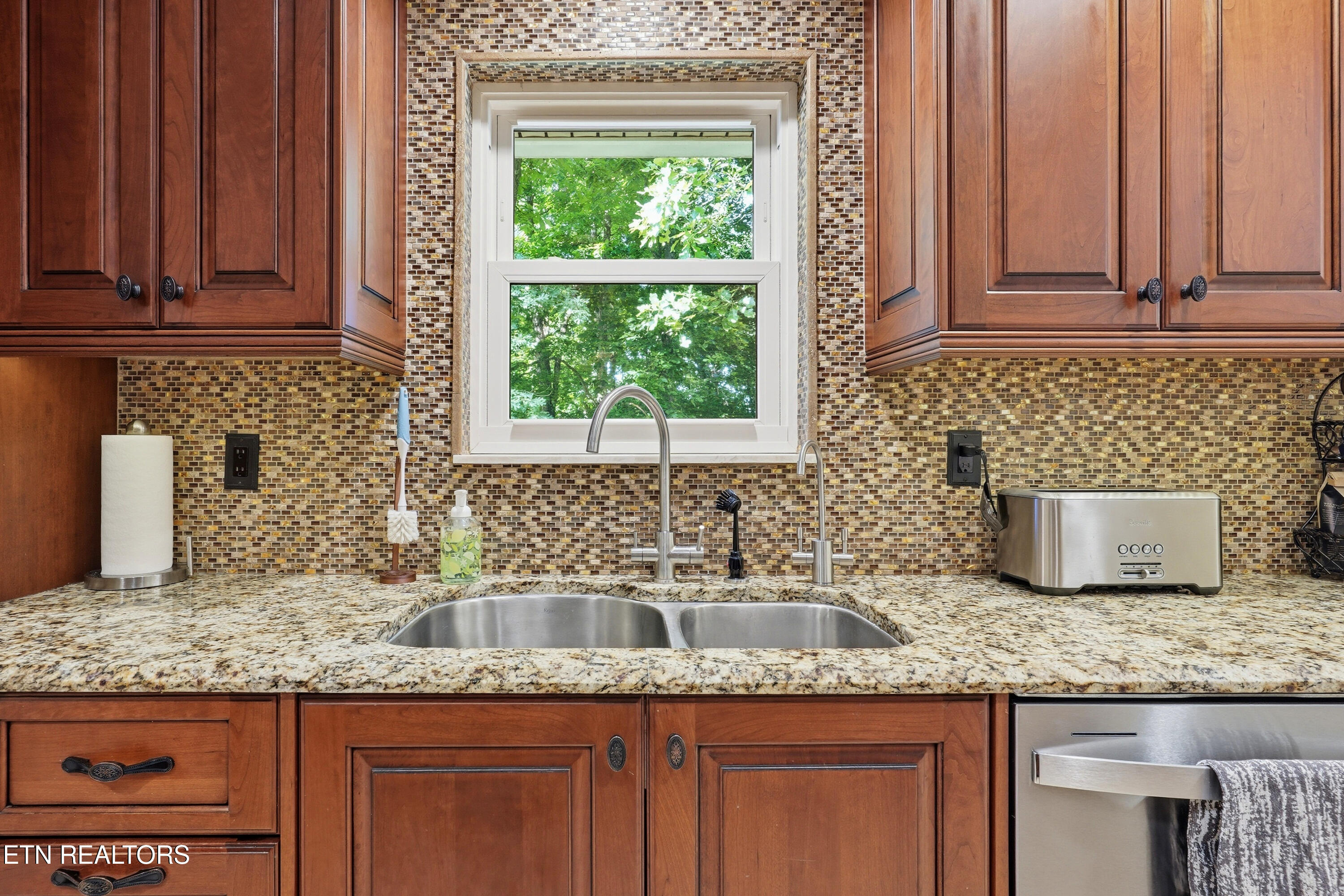 633 Banbury Road Knoxville, TN 37934 - Photo 14 of 41 Kitchen