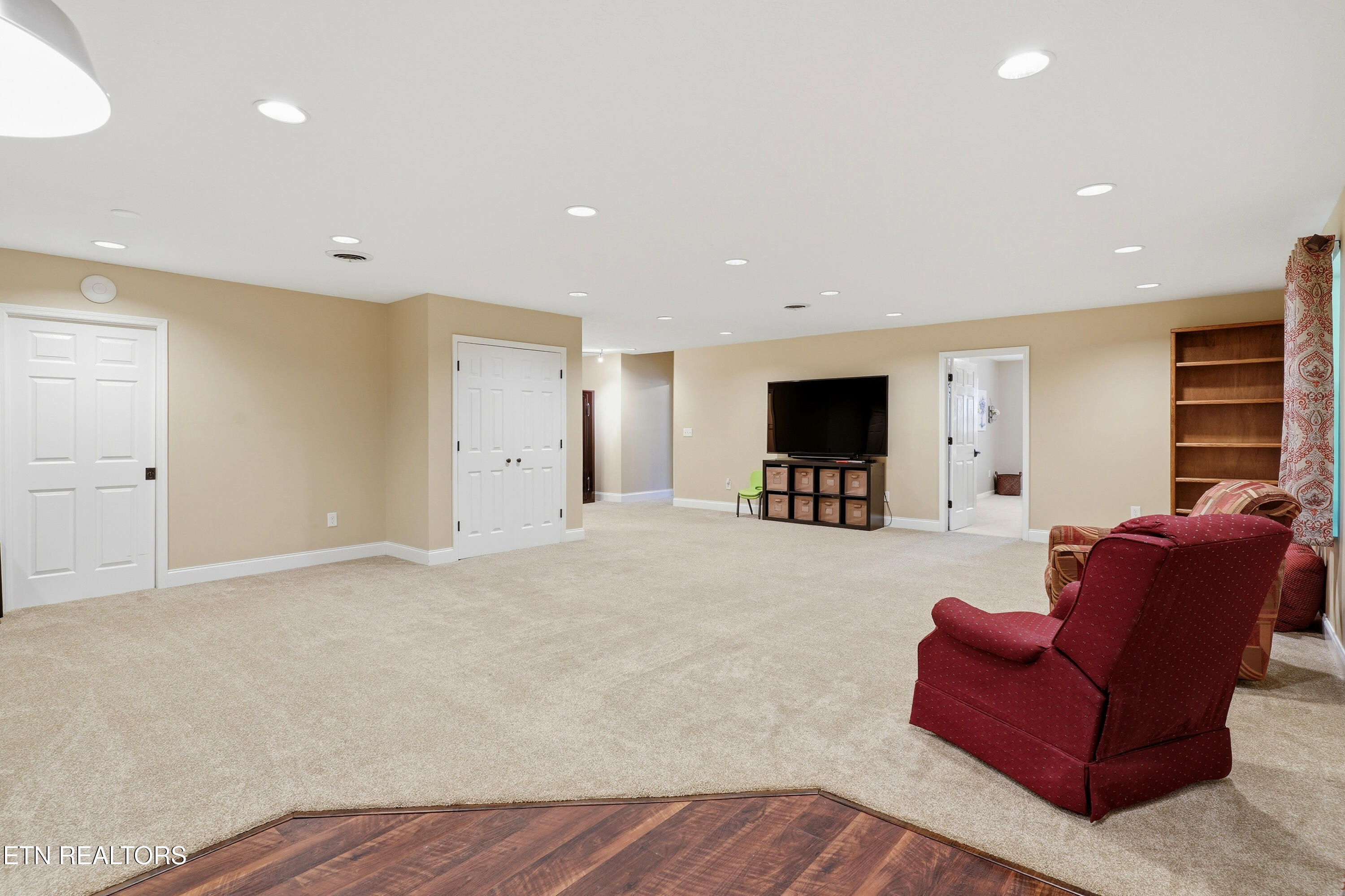 633 Banbury Road Knoxville, TN 37934 - Photo 34 of 41 Basement Entertainment Space