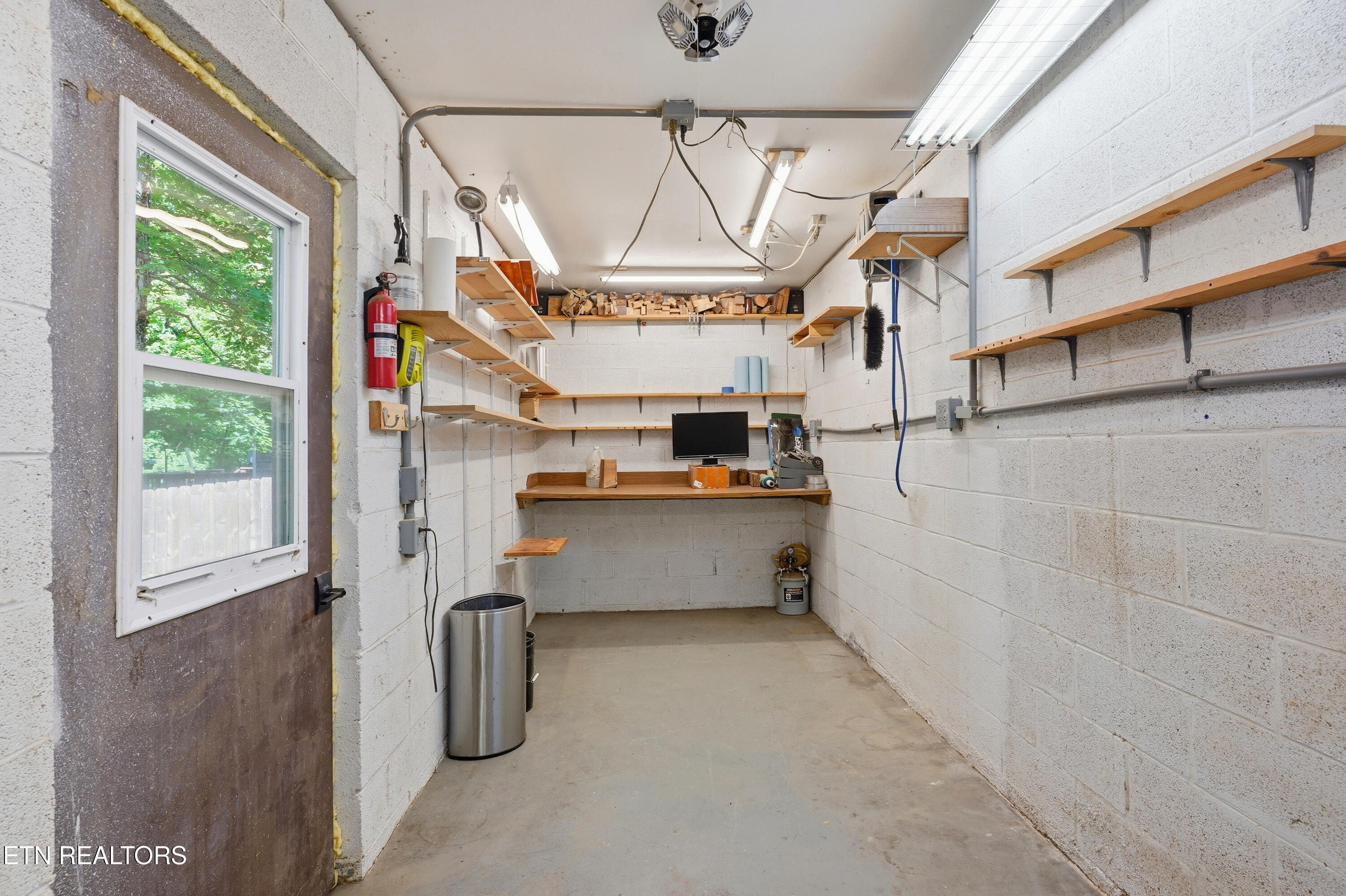 633 Banbury Road Knoxville, TN 37934 - Photo 36 of 41 Attached Workshop