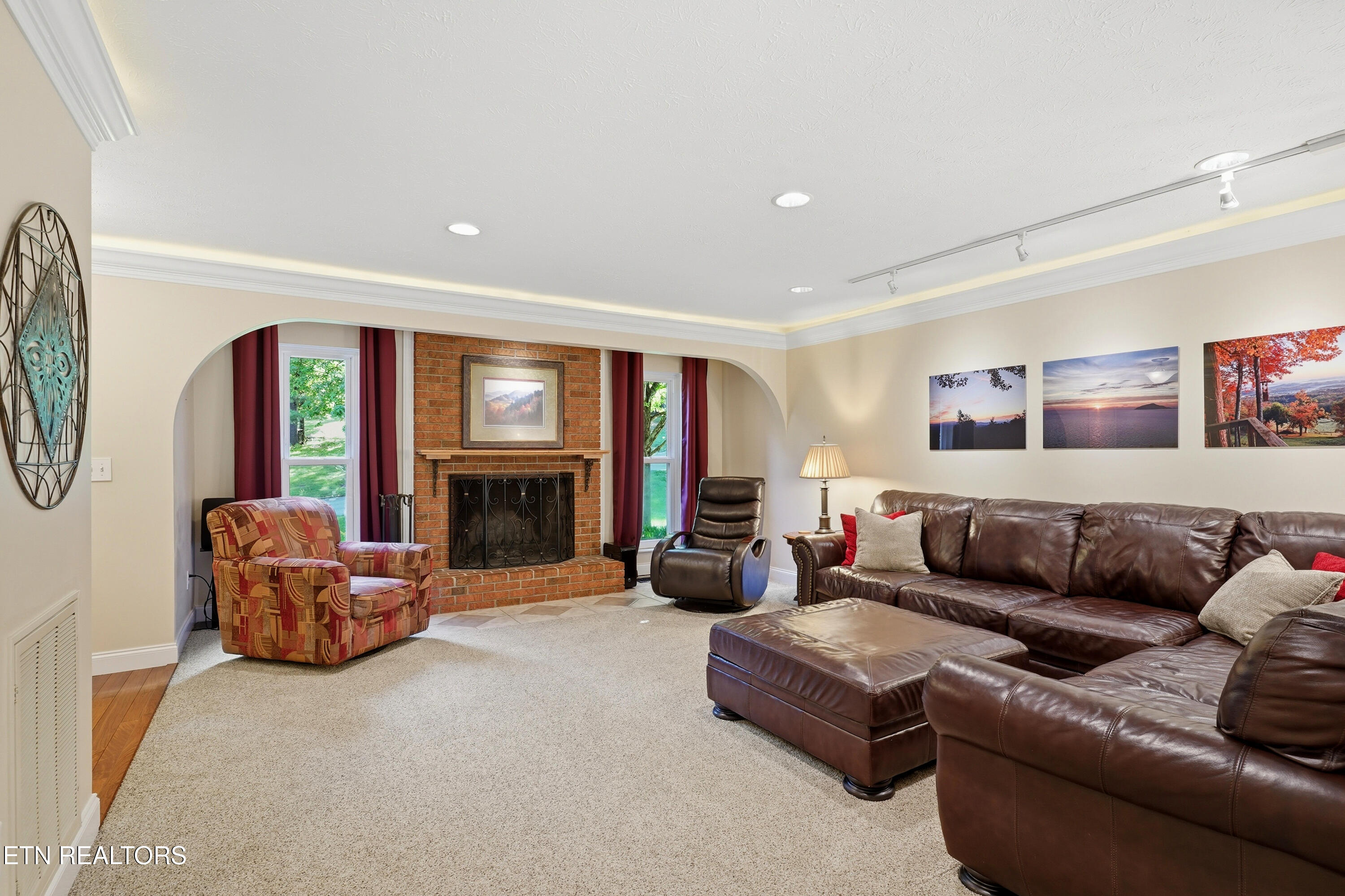 633 Banbury Road Knoxville, TN 37934 - Photo 6 of 41 Living Room