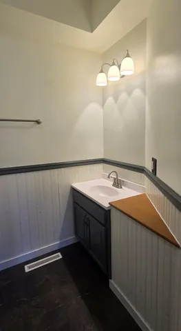 $167,500 | 130 2nd Street Northeast, Harmony, MN 55939