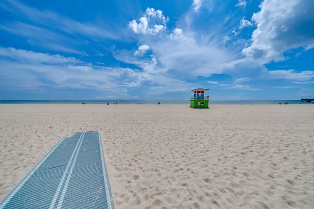 $245,000 | 405 North Ocean Boulevard, Unit 122, Pompano Beach, FL 33062