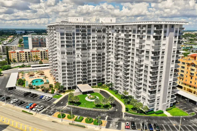 $245,000 | 405 North Ocean Boulevard, Unit 122, Pompano Beach, FL 33062