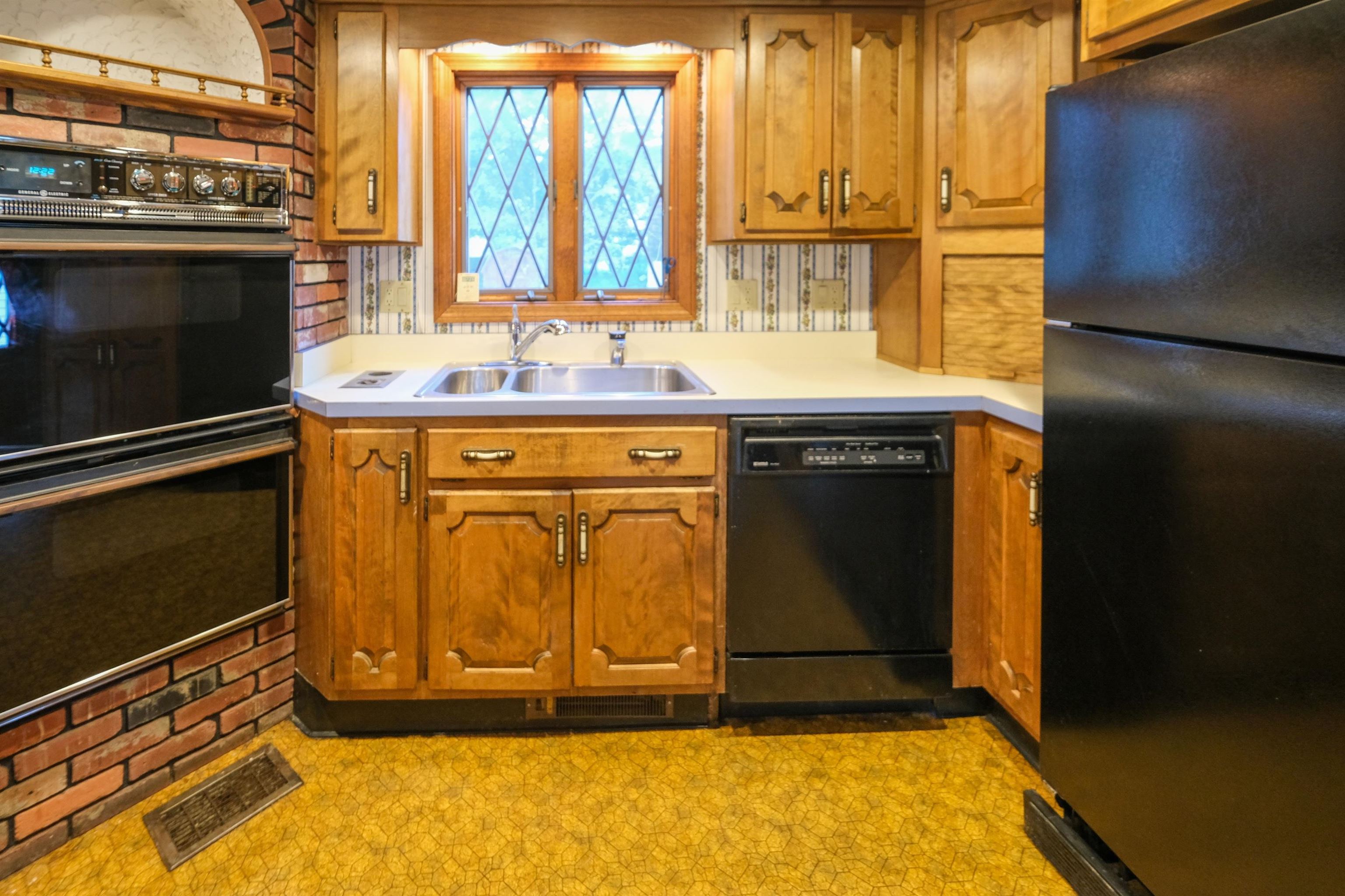 8 Meadow Street Ludlow, VT 05149 - Photo 9 of 55