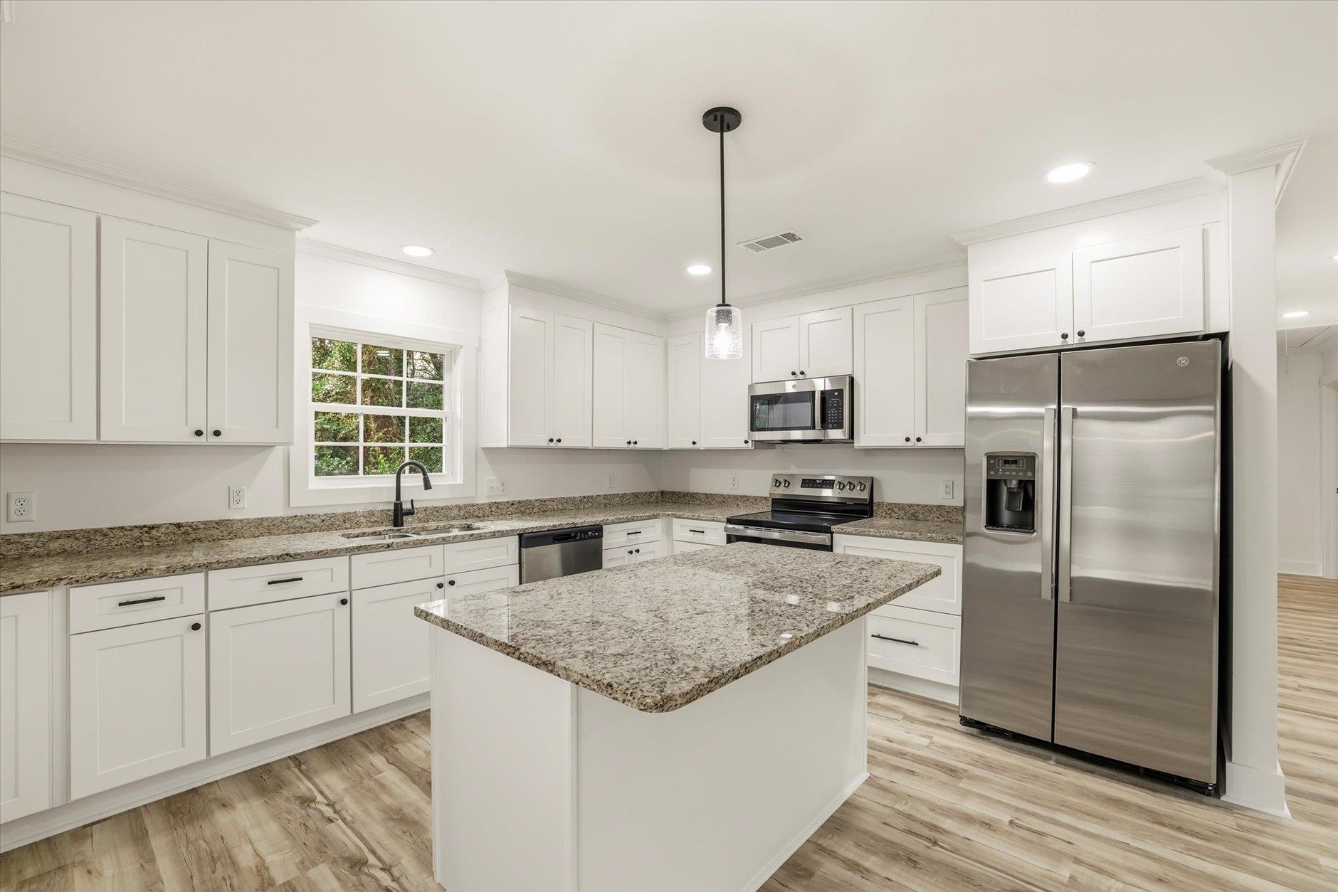2216 Azalea Drive Southeast Moultrie, GA 31768 - Photo 14 of 40