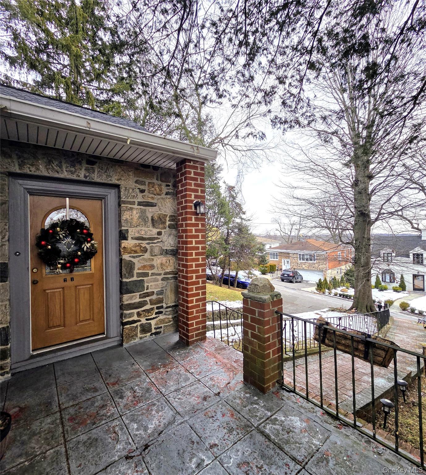 21 Norwood Road Yonkers, NY 10710 - Photo 5 of 29