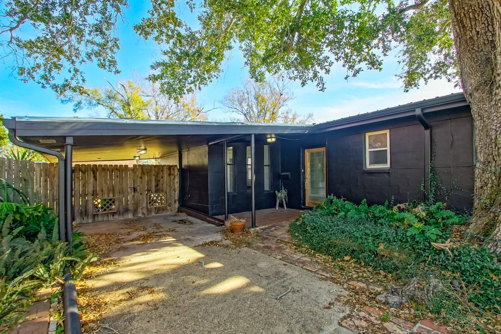 9209 Melrose Lane River Ridge, LA 70123 - Photo 3 of 24