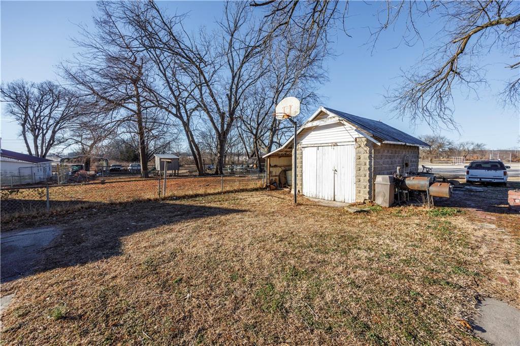 540 South 5th Street Neodesha, KS 66757 - Photo 27 of 33