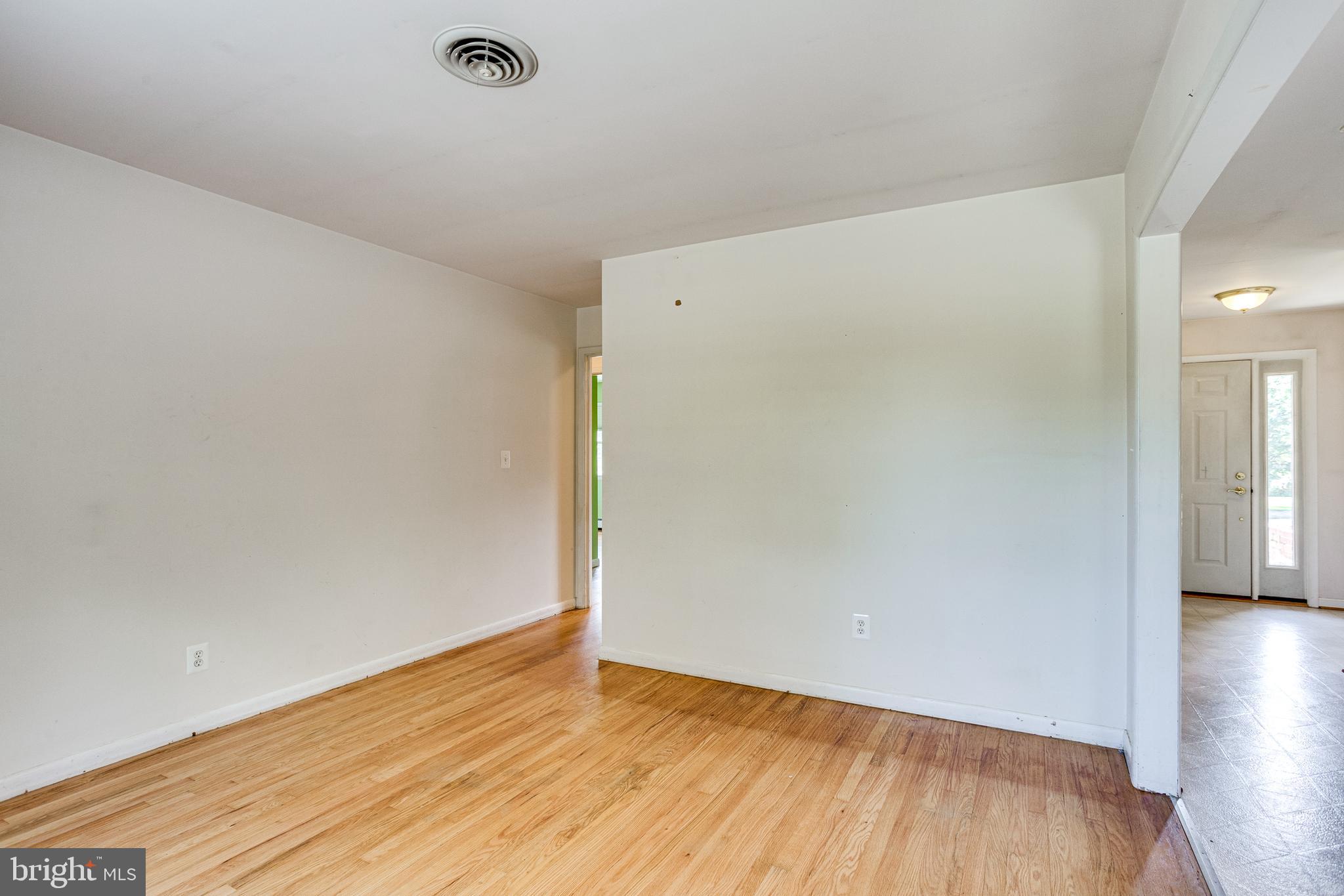 4595 Roundhill Road Ellicott City, MD 21043 - Photo 15 of 35 Dining Room