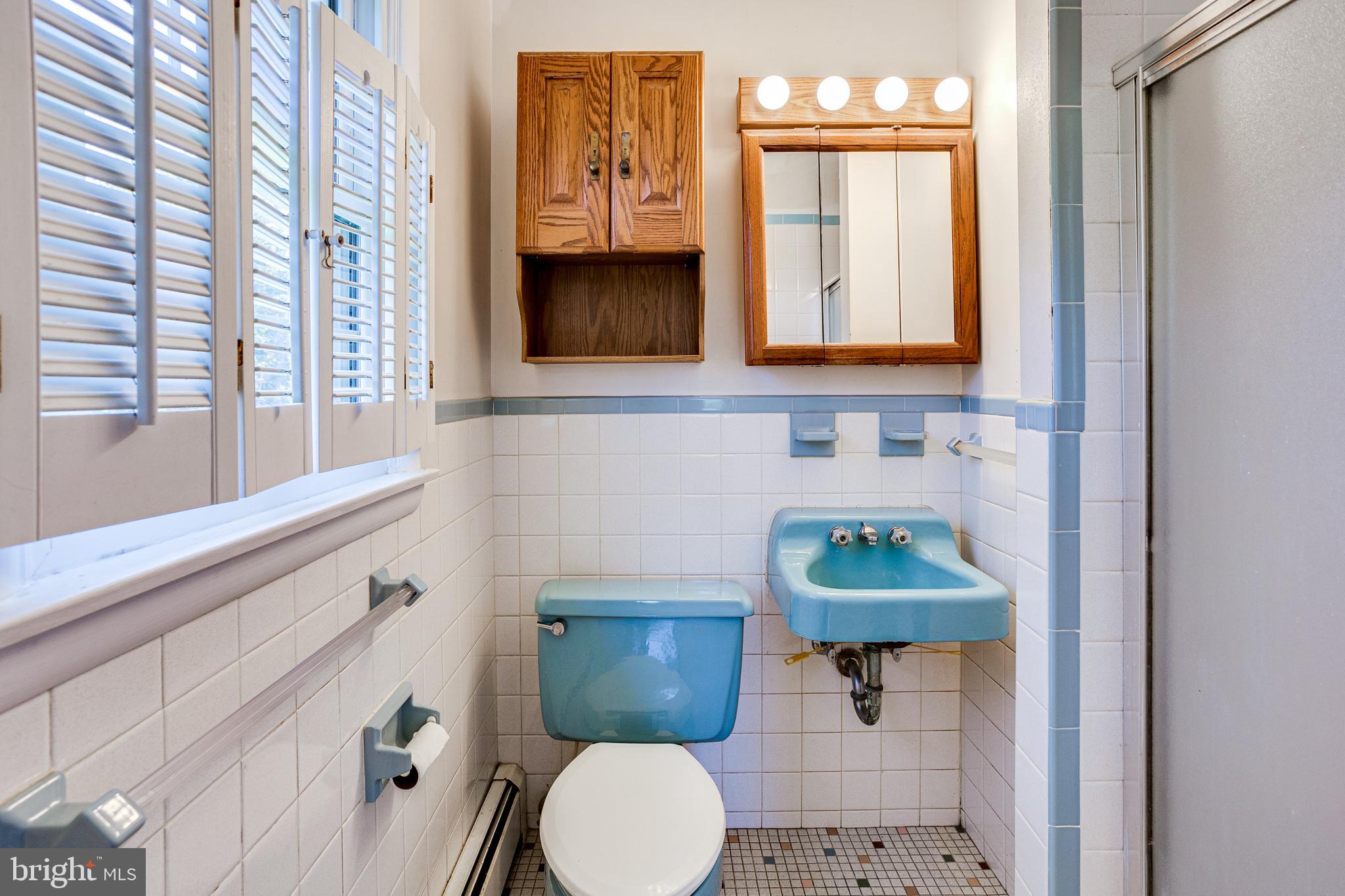 4595 Roundhill Road Ellicott City, MD 21043 - Photo 26 of 35 Primary Bedroom Attached Full Bath