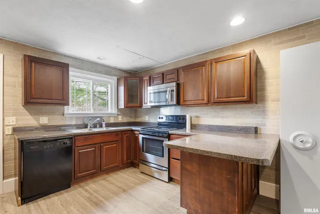 $89,500 | 607 North Logan Street, Marion, IL 62959