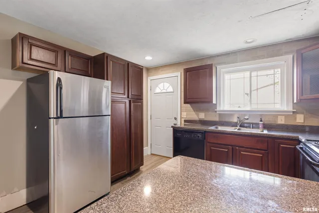 $89,500 | 607 North Logan Street, Marion, IL 62959