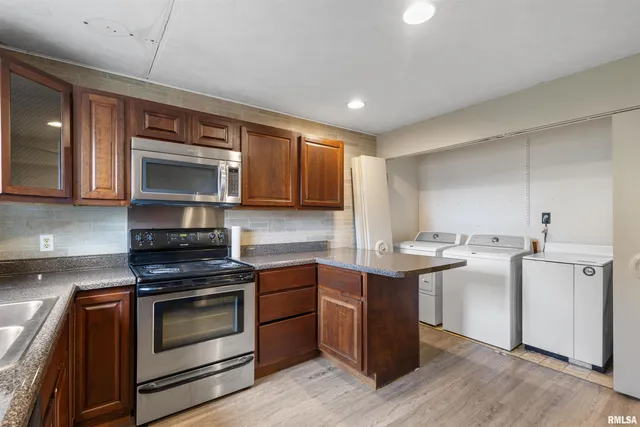 $89,500 | 607 North Logan Street, Marion, IL 62959