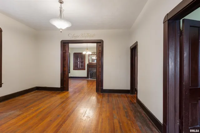 $89,500 | 607 North Logan Street, Marion, IL 62959