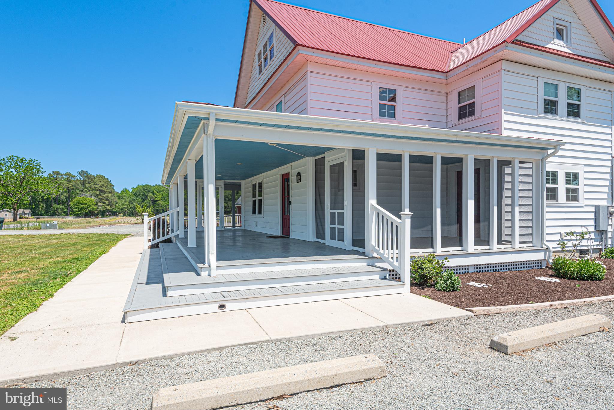 10850 Cathell Road Berlin, MD 21811 - Photo 35 of 118 side screened porch