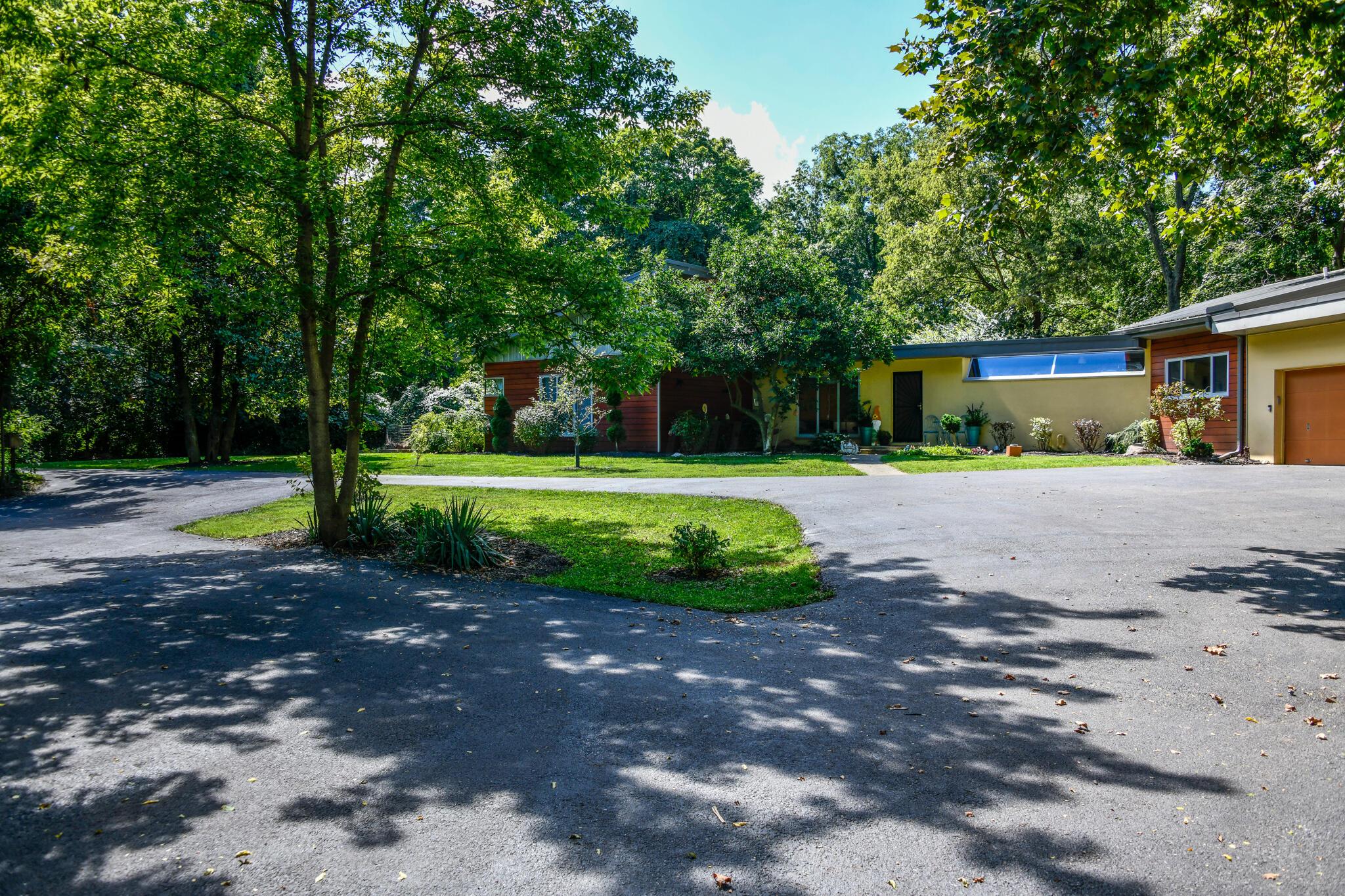 6721 Dublin Road Dublin, OH 43017 - Photo 59 of 74 Tons of Parking w/Center Island