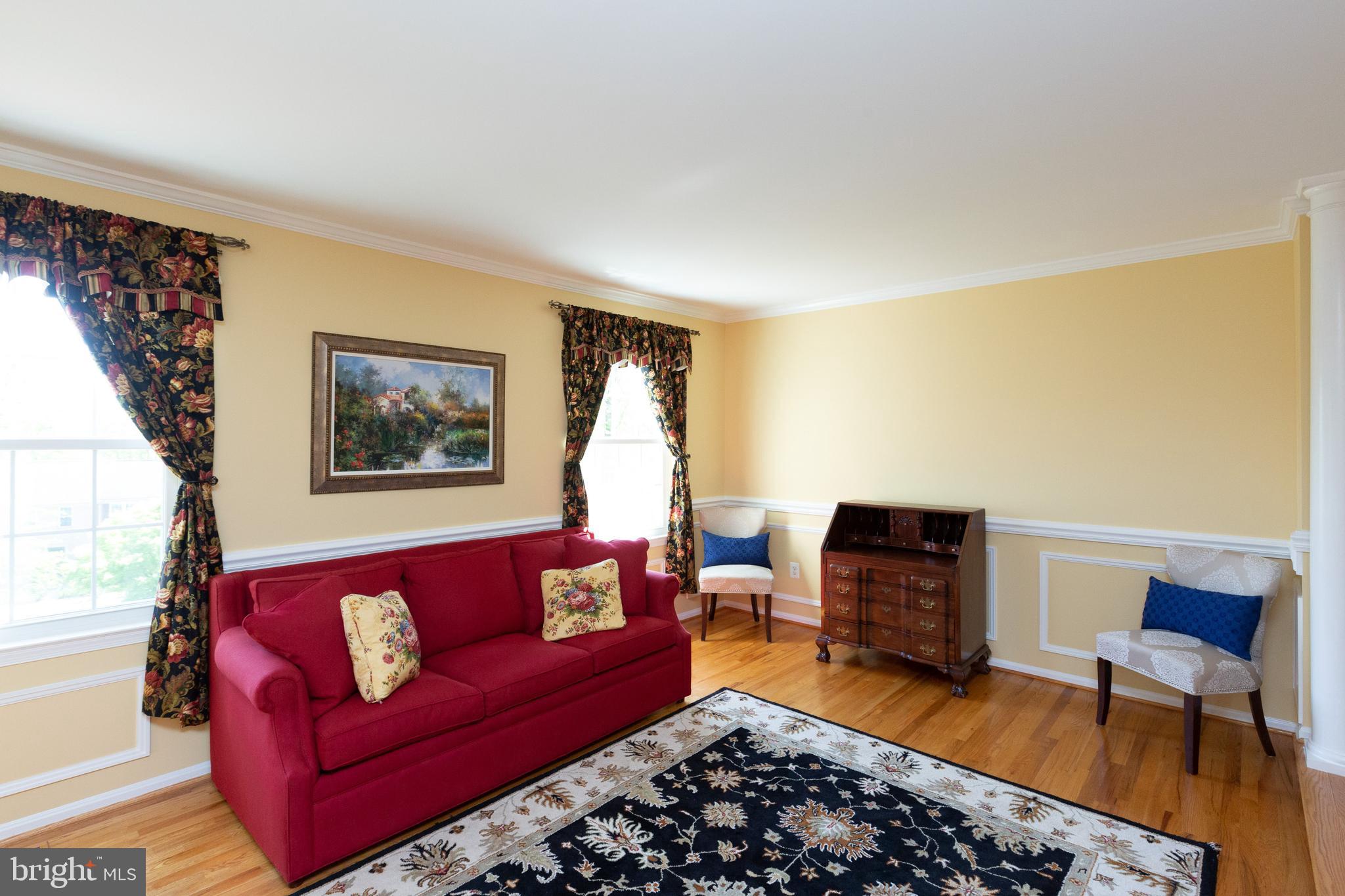1900 Flowering Tree Terrace Silver Spring, MD 20902 - Photo 6 of 37 Large Living Room