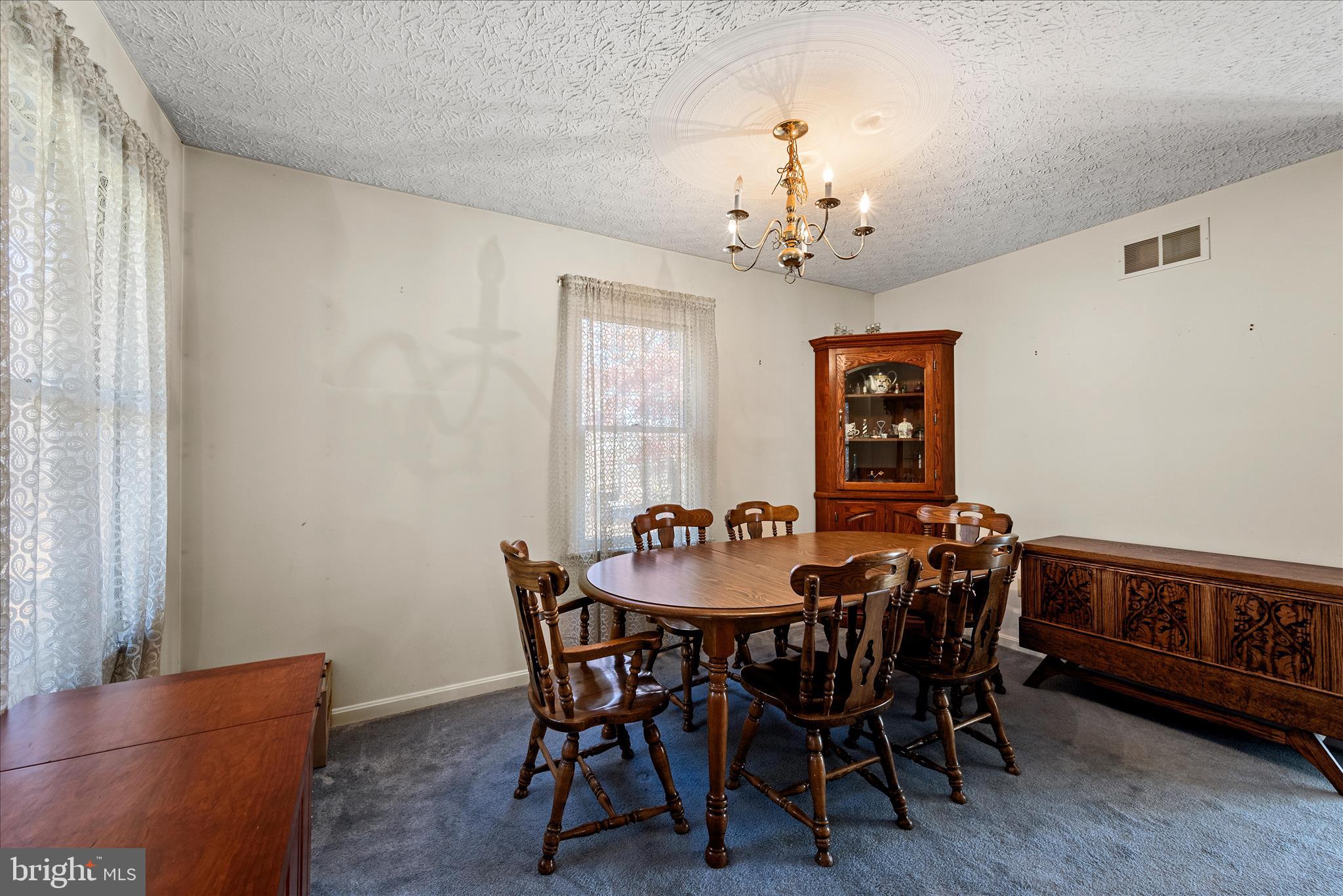 4403 Back Mountain Road Winchester, VA 22602 - Photo 13 of 73 Dining Room
