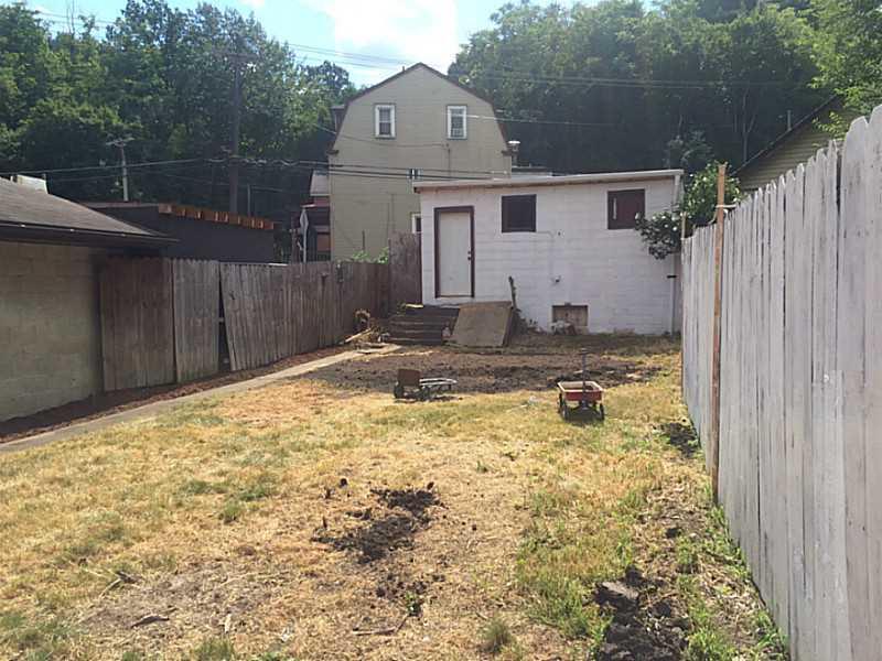 1407 Evergreen Road Pittsburgh, PA 15209 - Photo 16 of 21 Yard/Garden. grass is growing!