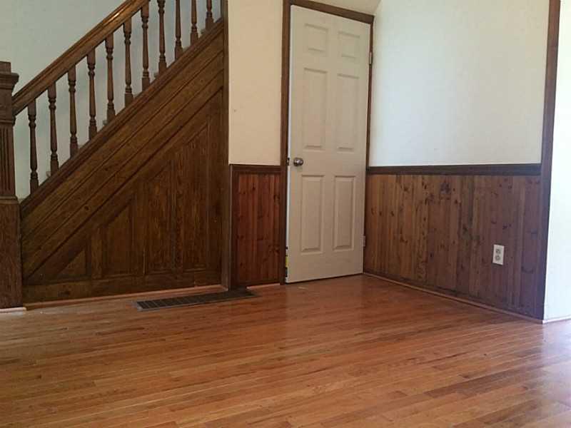 1407 Evergreen Road Pittsburgh, PA 15209 - Photo 5 of 21 Living Room.