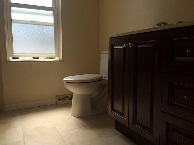 1407 Evergreen Road Pittsburgh, PA 15209 - Photo 7 of 21 Full Bath.