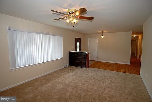 8901 Dangerfield Road Clinton, MD 20735 - Photo 14 of 25 Living Room