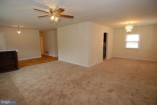 8901 Dangerfield Road Clinton, MD 20735 - Photo 22 of 25 Living Room