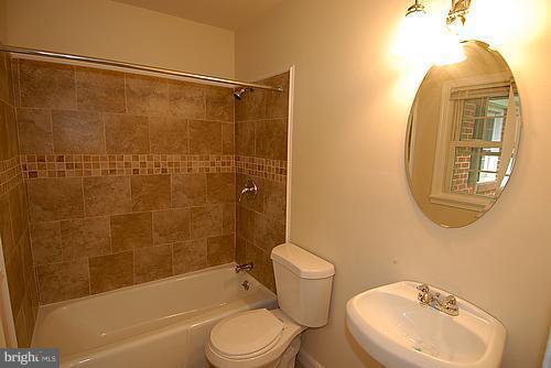 8901 Dangerfield Road Clinton, MD 20735 - Photo 23 of 25 Bath (Master)