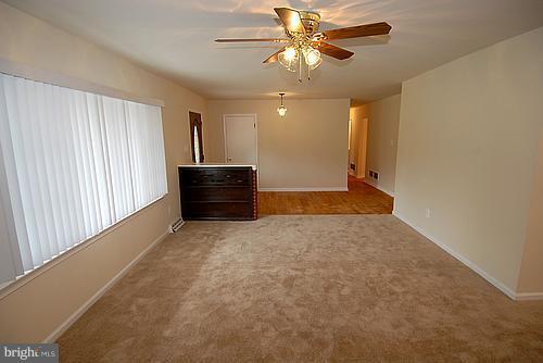 8901 Dangerfield Road Clinton, MD 20735 - Photo 4 of 25 Living Room