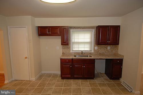 8901 Dangerfield Road Clinton, MD 20735 - Photo 10 of 25 Kitchen