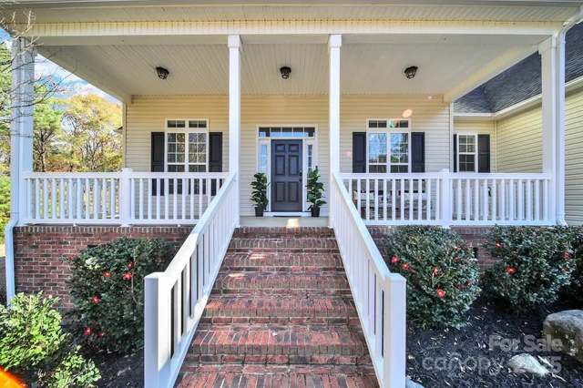 $570,000 | 419 Kinsey Creek Court, Rock Hill, SC 29730