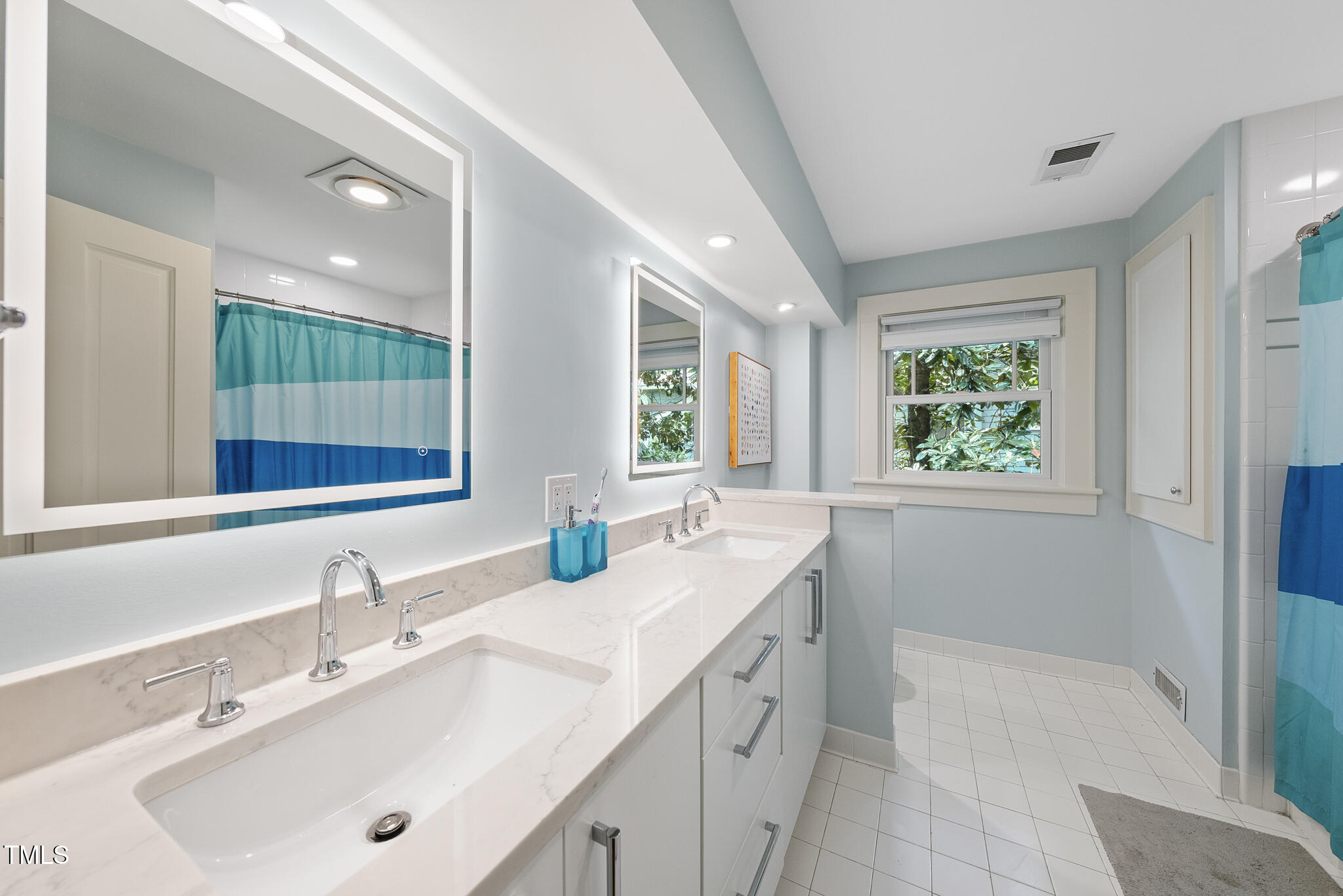 223 Hawthorne Road Raleigh, NC 27605 - Photo 27 of 47 DSC08998