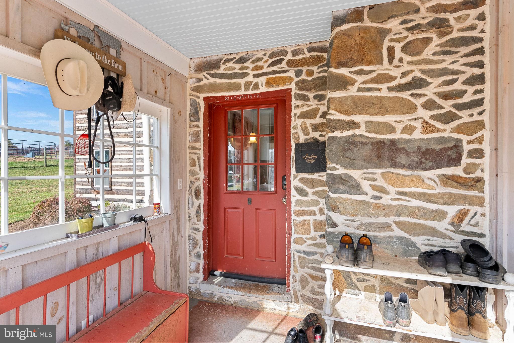 38834 Eudora Lane Hamilton, VA 20158 - Photo 16 of 98 Side entry