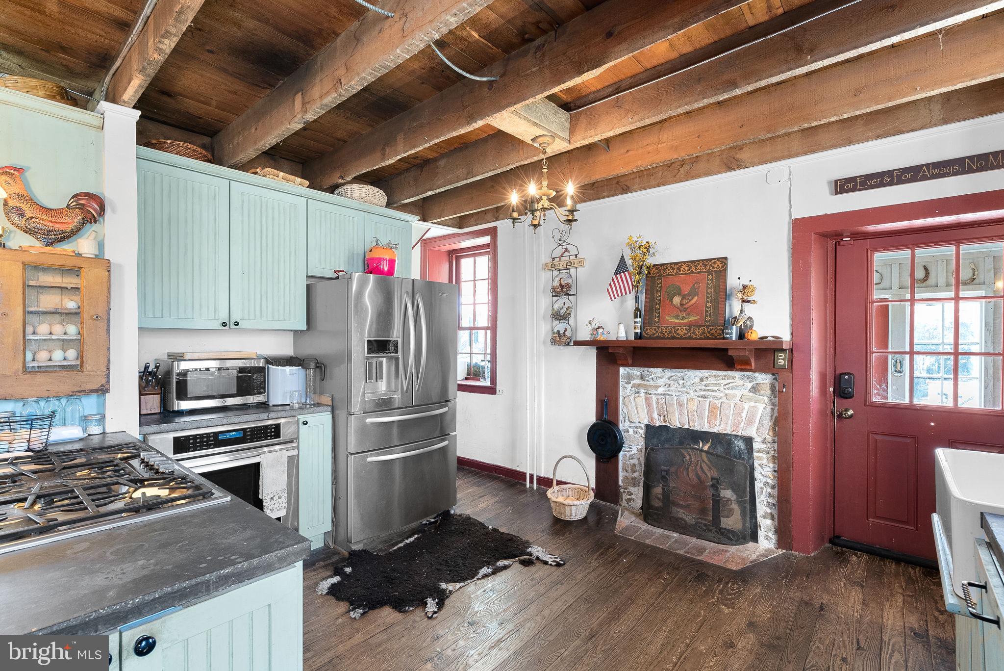 38834 Eudora Lane Hamilton, VA 20158 - Photo 25 of 98 Fireplace in kitchen is non-operational