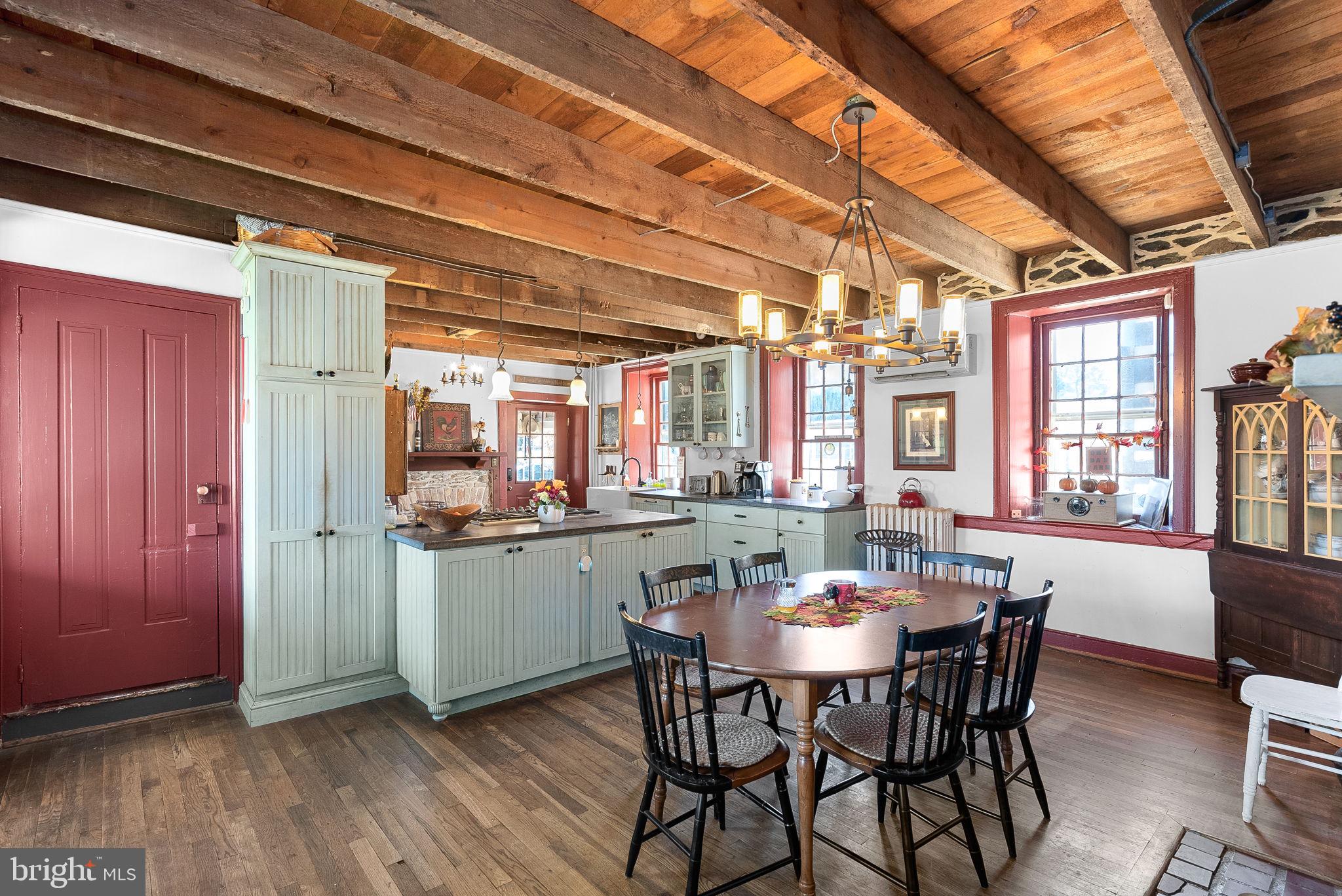 38834 Eudora Lane Hamilton, VA 20158 - Photo 28 of 98 Dining area in kitchen