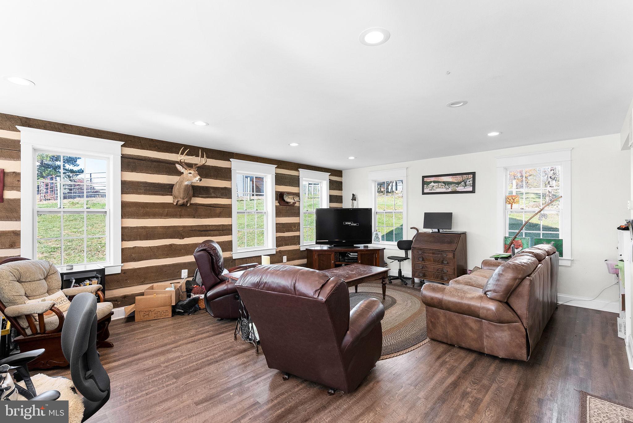 38834 Eudora Lane Hamilton, VA 20158 - Photo 35 of 98 Great room