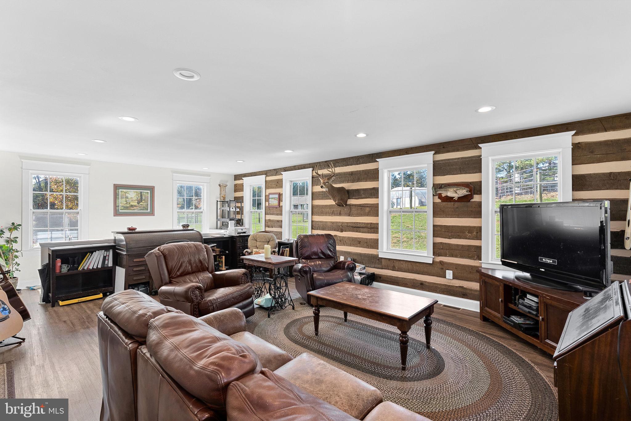 38834 Eudora Lane Hamilton, VA 20158 - Photo 36 of 98 Great room