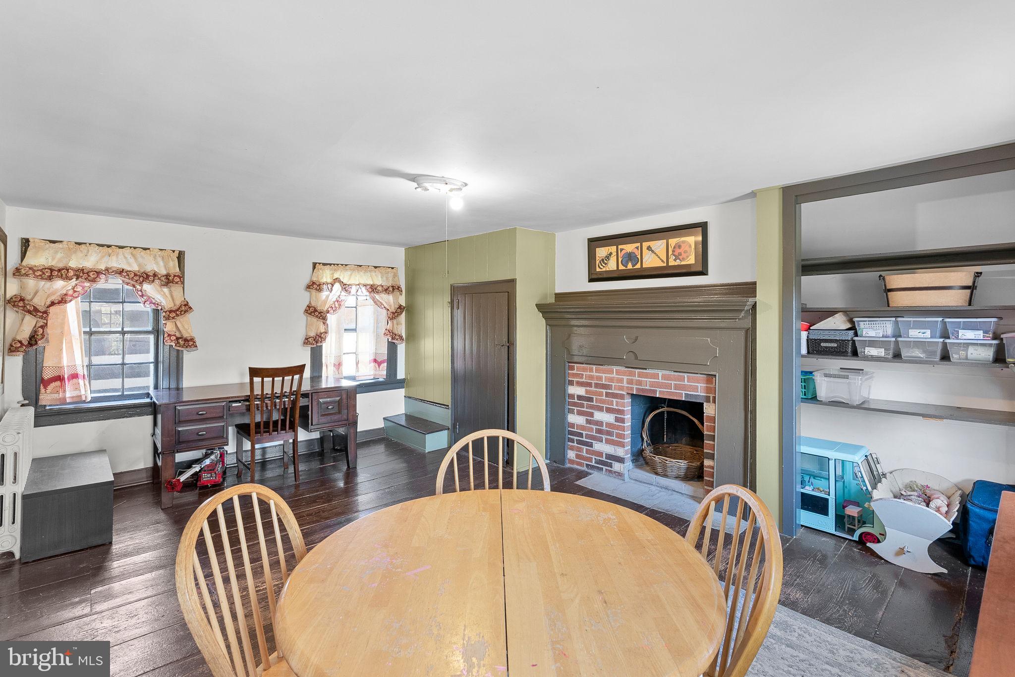 38834 Eudora Lane Hamilton, VA 20158 - Photo 48 of 98 Bedroom 2 with fireplace