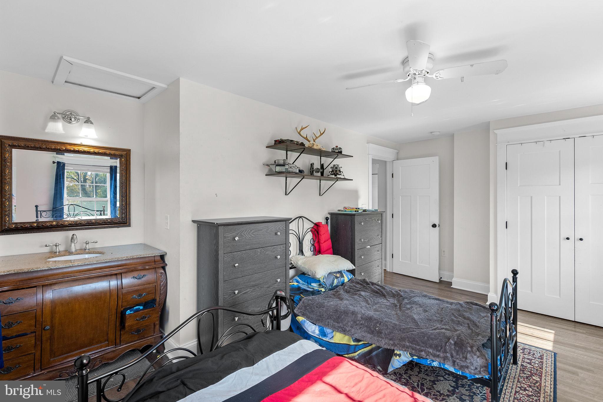 38834 Eudora Lane Hamilton, VA 20158 - Photo 53 of 98 Bedroom 3 with sink + vanity